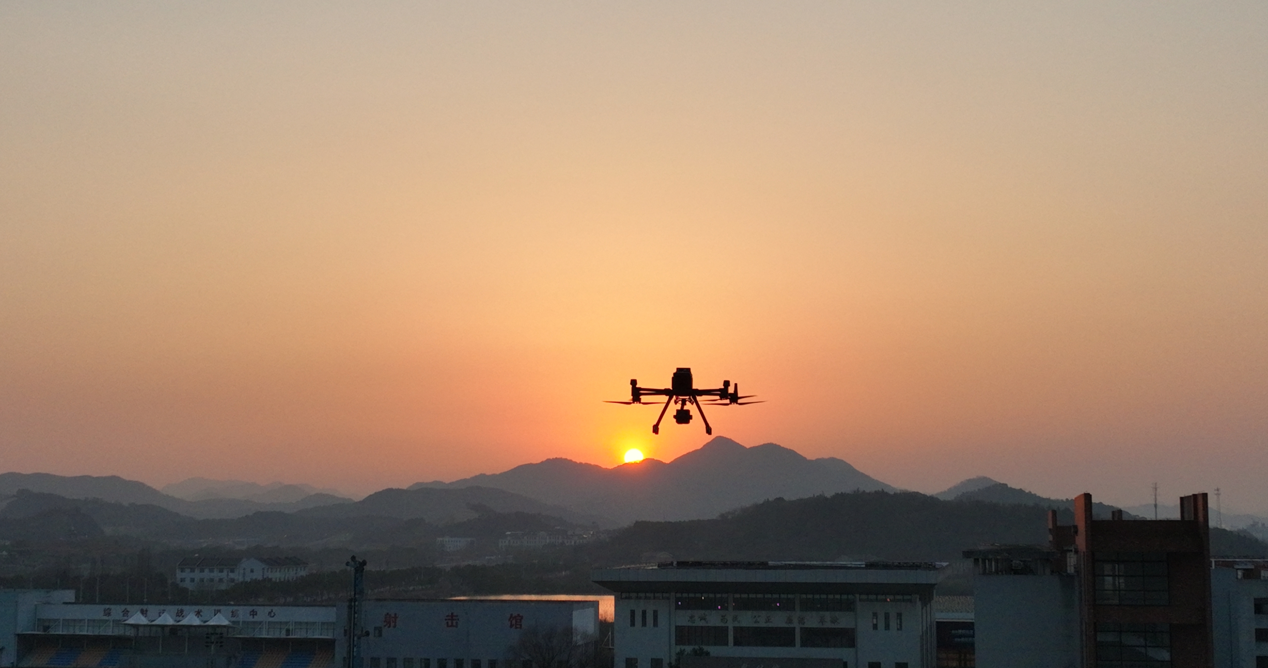 無人機(jī)管理平臺(tái)的運(yùn)作原理，構(gòu)建未來低空城市的智能核心